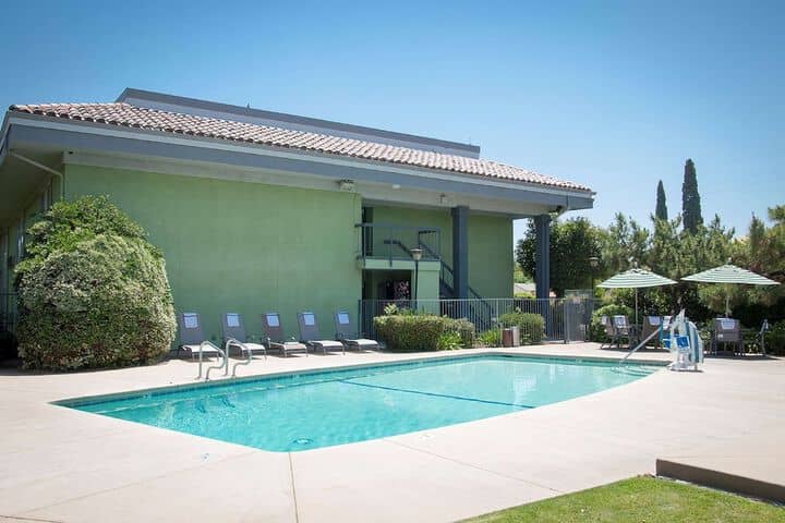 Pool 11 of 17