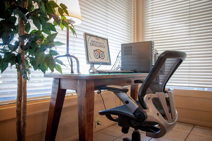 Business Center 16 of 17